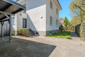 Elegantes Stadthaus mit Wohlfühlgarten und lichtdurchflutetem Wellness-Dachgeschoss – 13129 Berlin – Vorschaubild 3