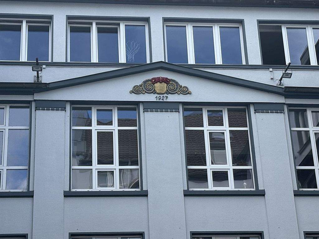 City: Industriedesign und Jugendstil - Wohn-/Geschäftshaus - Investment mit gr. Entwicklungspotential!