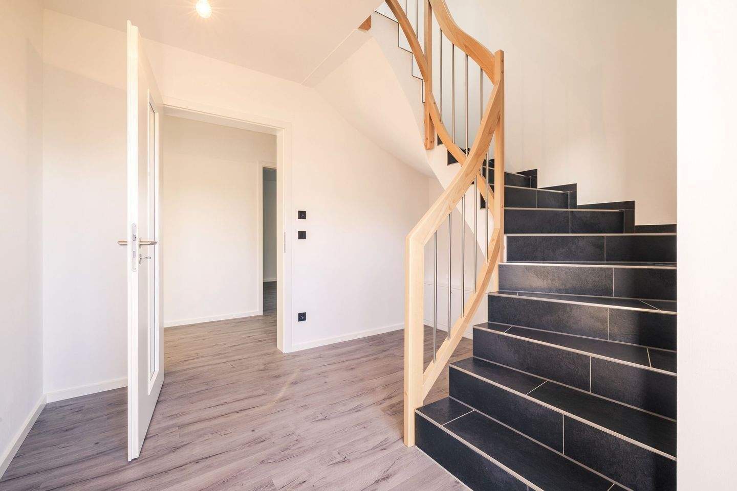 Bezugsfertig ! Neubau Niedrigenergiehaus mit zwei Wohneinheiten in Barth – Barth – Vorschaubild 7