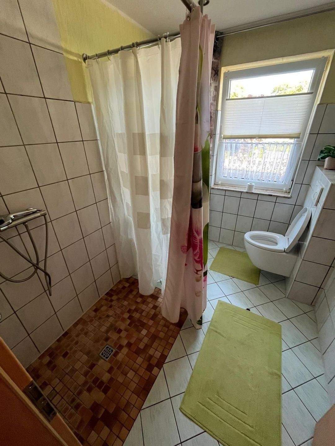 Gepflegtes Mehrgenerationenhaus +++ Modernes Wohnen, großzügige Platzverhältnisse und hohe Energieeffizienz – Groß Stieten – Vorschaubild 6