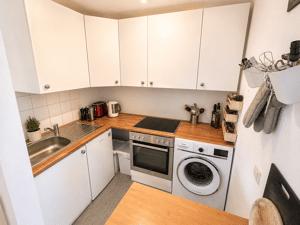 Bezauberdne 2-Zi. Wohnung im DG, inkl. Keller in Freiburg-Zentrum, vermietet – 79098 Freiburg im Breisgau – Vorschaubild 6
