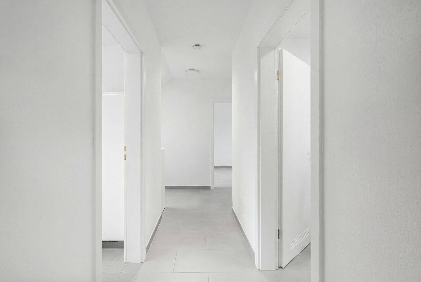 Sanierte 2-Zimmer-Dachgeschosswohnung - bezugsfrei ab Ende 2026 – München – Vorschaubild 2