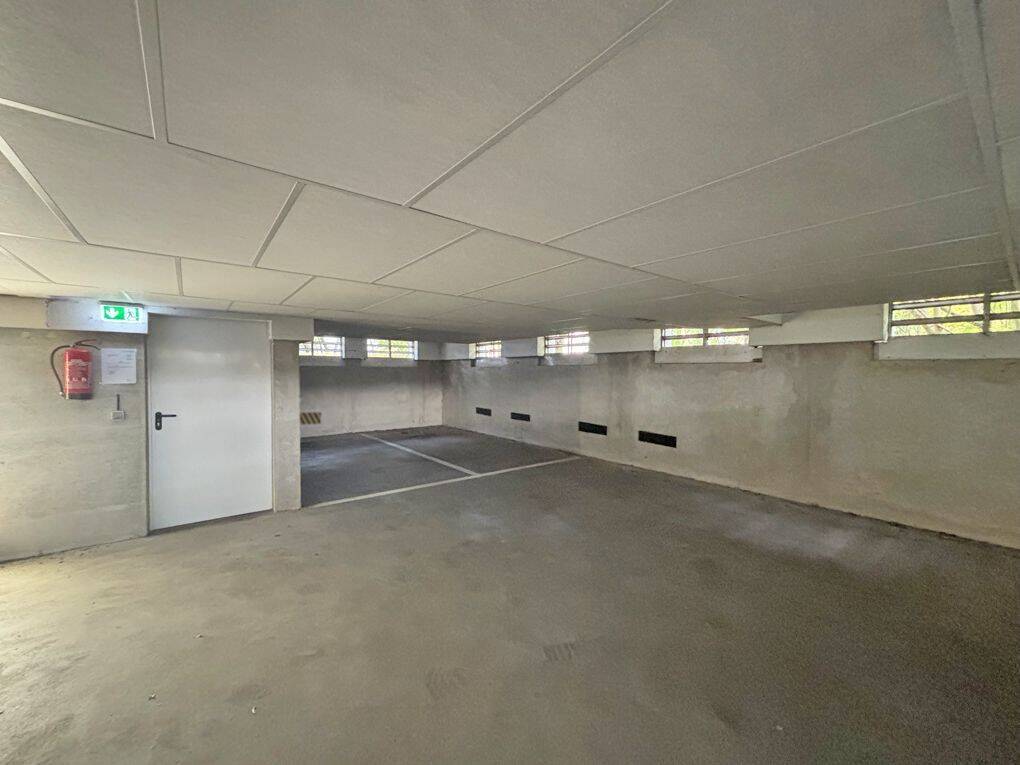 Stilvolle 2-Zimmer-Wohnung mit Fahrstuhl und Tiefgaragenplatz in ruhiger Wohnlage – Bremen – Vorschaubild 8
