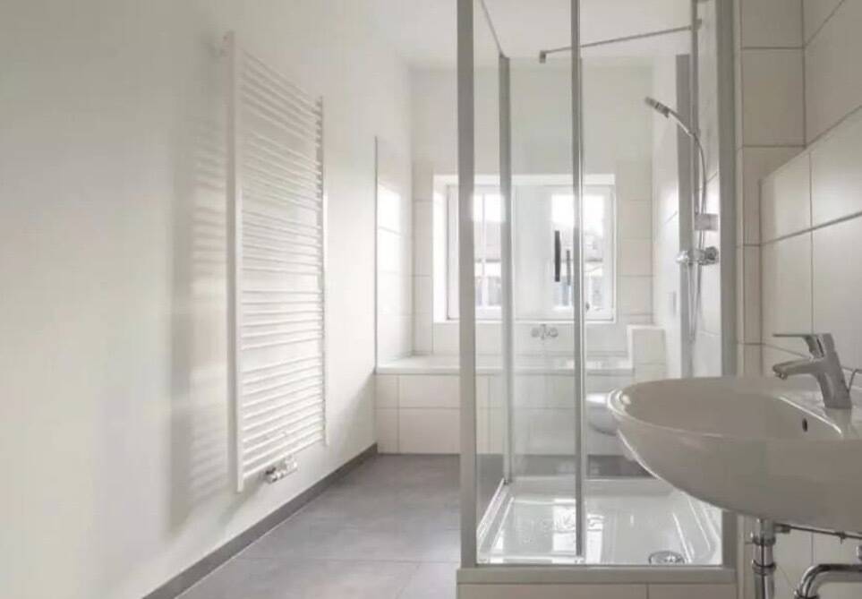 Charmante 2-Zimmer-Altbauwohnung mit stilvollem Flair und individuellem Charakter. – Dresden – Vorschaubild 4