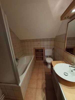 Helle 2- Zimmer Dachgeschosswohnung – 22047 Hamburg – Vorschaubild 6