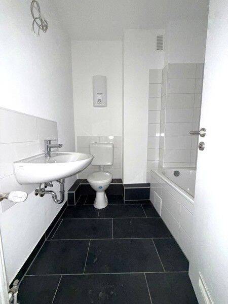Frisch renovierte 2-Zi.-Whg. mit neuem Badezimmer – Wuppertal – Vorschaubild 5