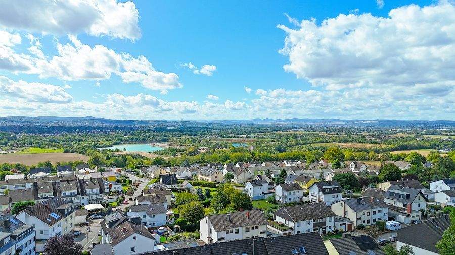 Exklusive Doppelhaushälfte mit 2 Terrassen, Balkon, Pool, Sauna, Whirlpool und Garten – Bendorf – Vorschaubild 2