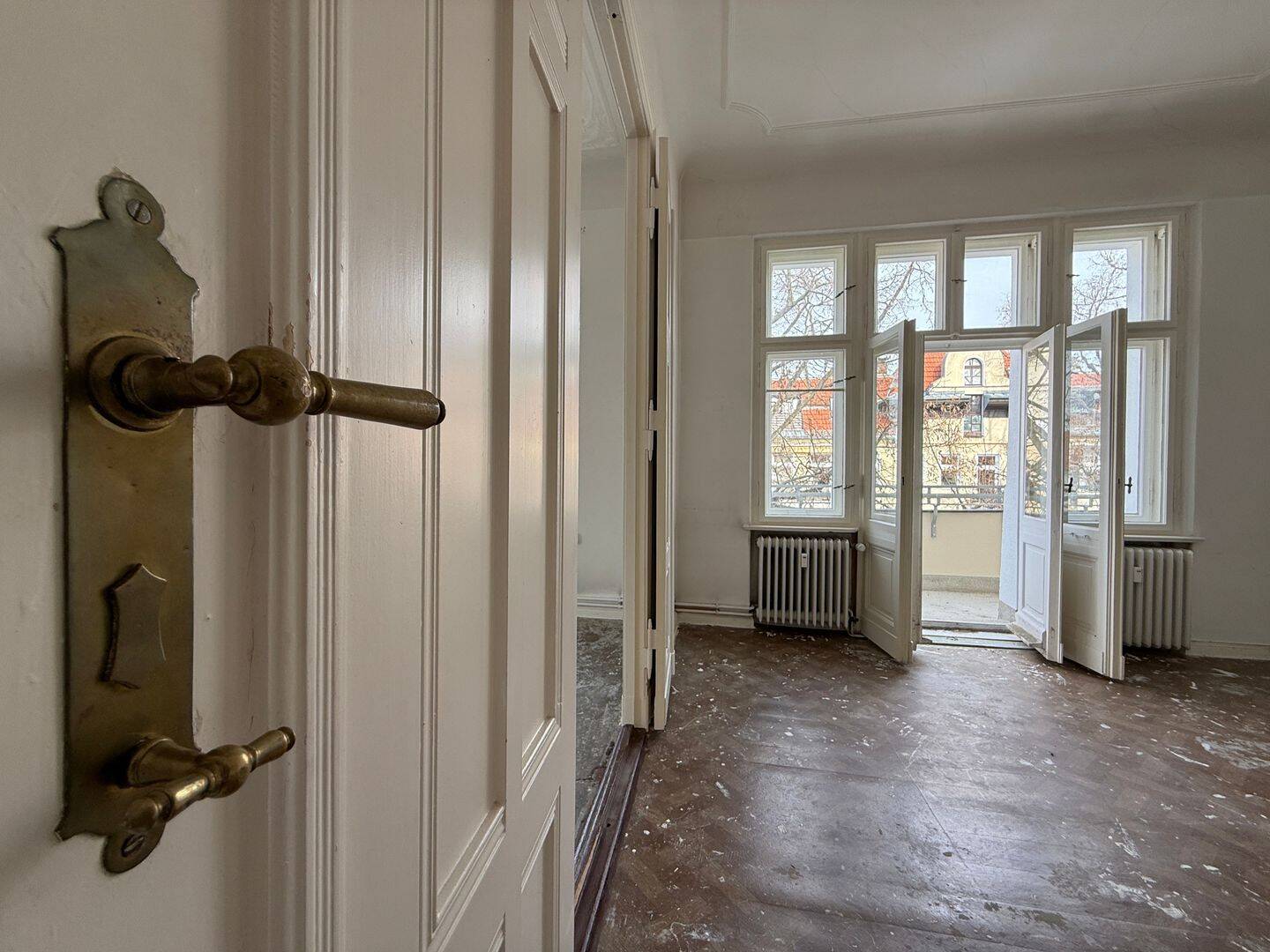 Schöne bezugsfreie 3-Zimmer-Altbauwohnung mit 3 Balkonen und charmanten Altbaudetails! – Berlin – Vorschaubild 8
