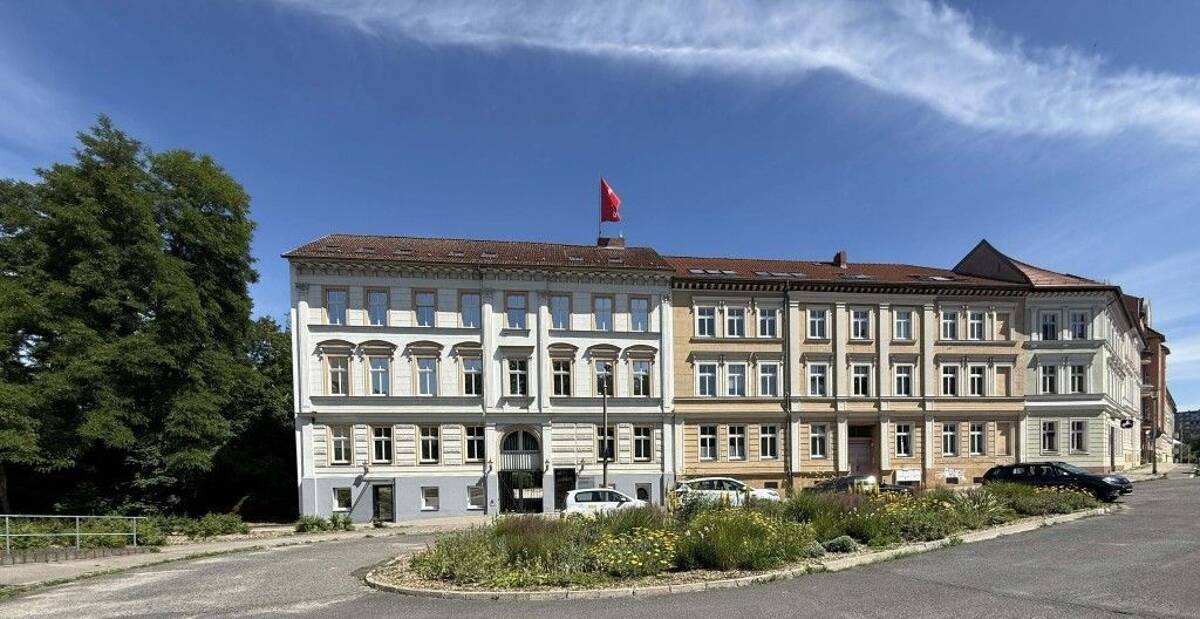 Kuscheliges DG-Nest in Zentrumsnähe und Parkanlage vor der Tür - Gemeinschaftsgrünfläche hinter dem Haus – 15230 Frankfurt (Oder) – Bild 1 von 9