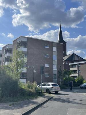 Top Lage in Heerdt - Top Wohnung - sehr gut geschnittene 4-Zimmer Wohnung - neue Küche