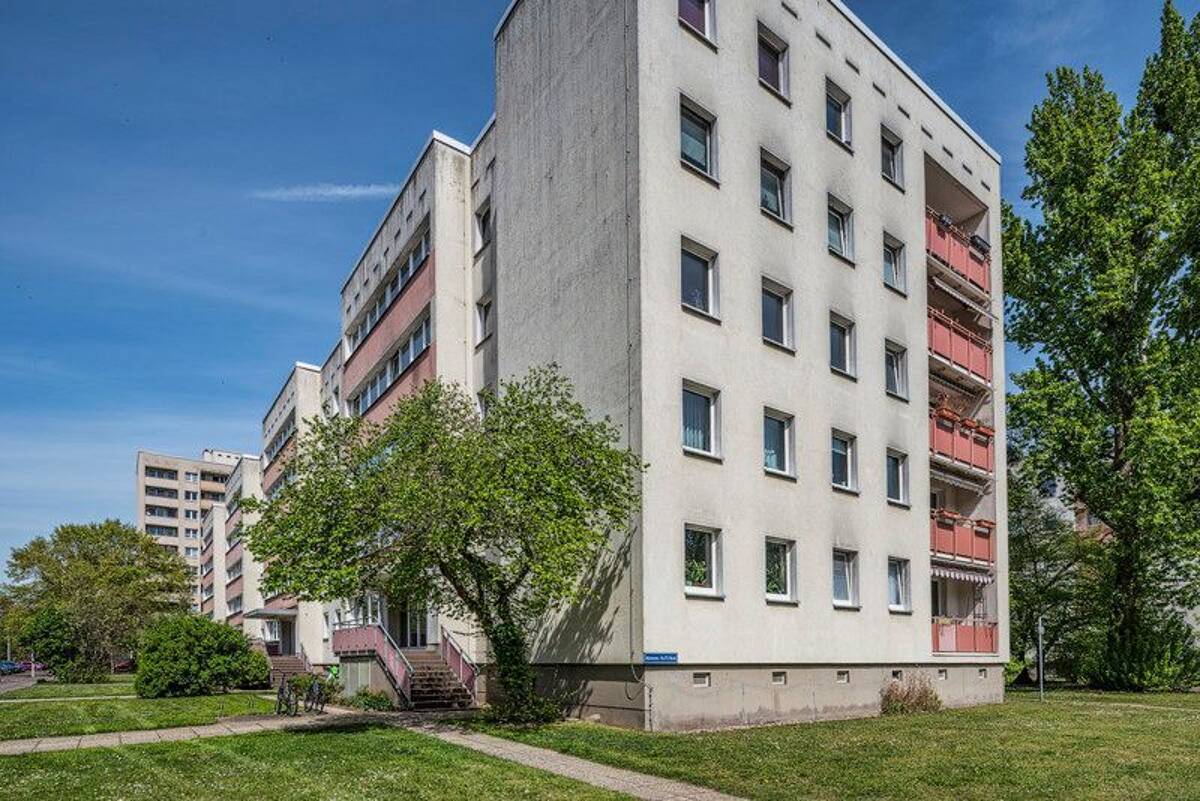 3-Zimmer-Wohnung mit Balkon in zentraler Lage – 1307 Dresden – Bild 1 von 9