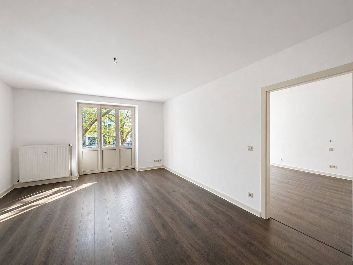 Renovierte zwei Zimmer Wohnung im Herzen von Golzheim – 40474 Düsseldorf – Bild 1 von 9