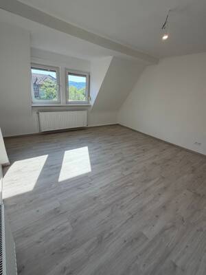 helle neu renovierte 3 Zimmer Wohnung in Stuttgart West zu vermieten – 70193 Stuttgart – Vorschaubild 3