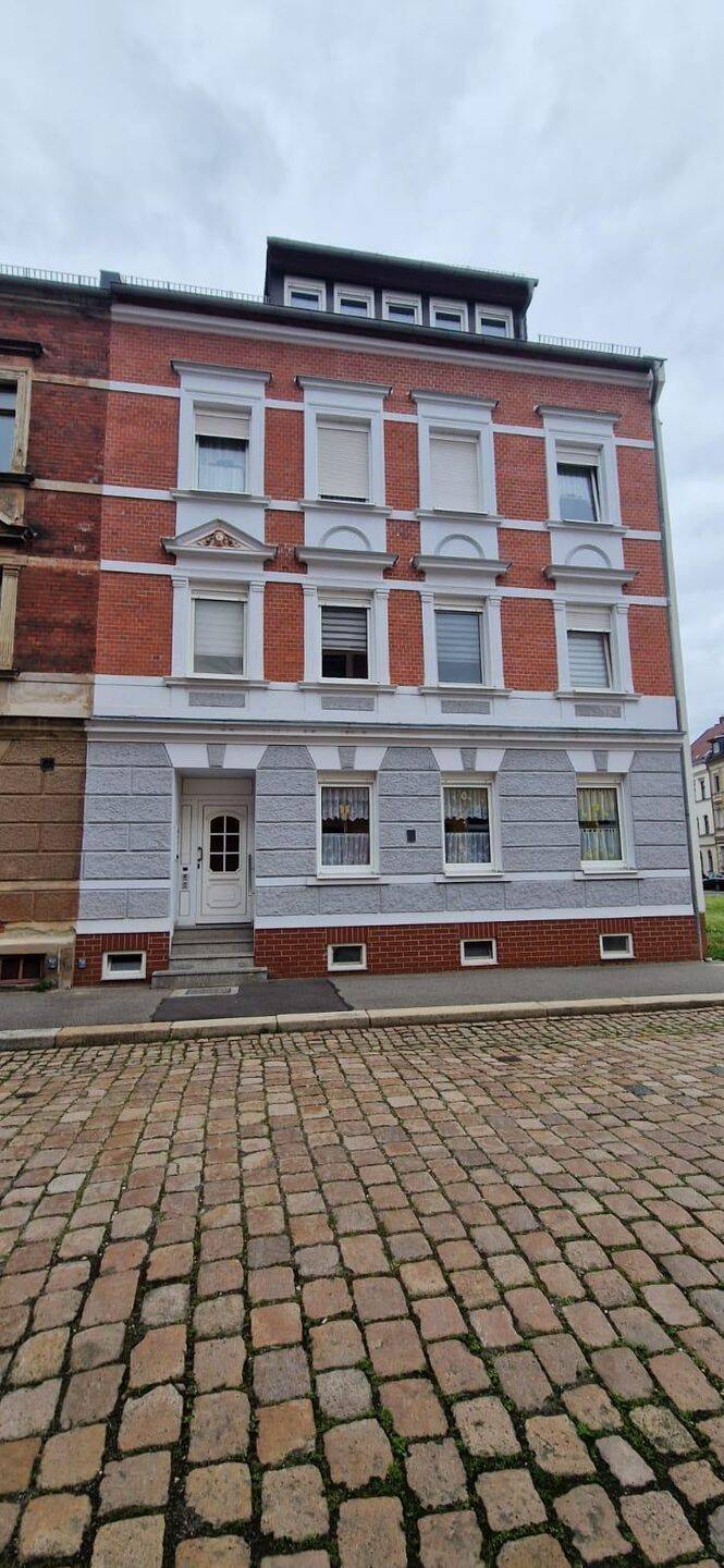 Gemütliche 2,5-Raum-Dachgeschosswohnung mit Tageslichtbad und Gartennutzung