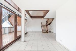 Charmante Galerie-Wohnung auf zwei Ebenen - Offenes Raumkonzept in ruhiger Lage – 70439 Stuttgart – Vorschaubild 4