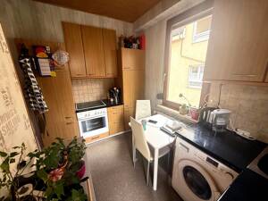 * S-OBERTÜRKHEIM: Gepflegte, teilmöblierte 2-Zi.Whg. mit EBK + Balkon + Gartenanteil * – 70329 Stuttgart – Vorschaubild 2