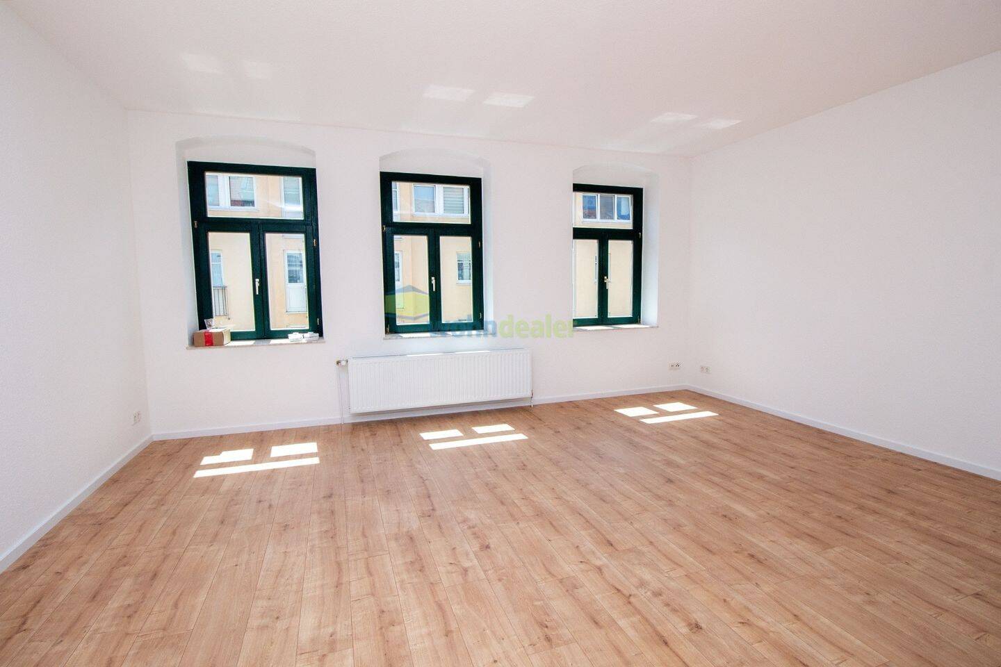 frisch renovierte 3-Zimmer-Wohnung - Deckenspots, Laminatfußboden, Badewanne, Gäste-WC, Balkon! – Leipzig – Vorschaubild 6