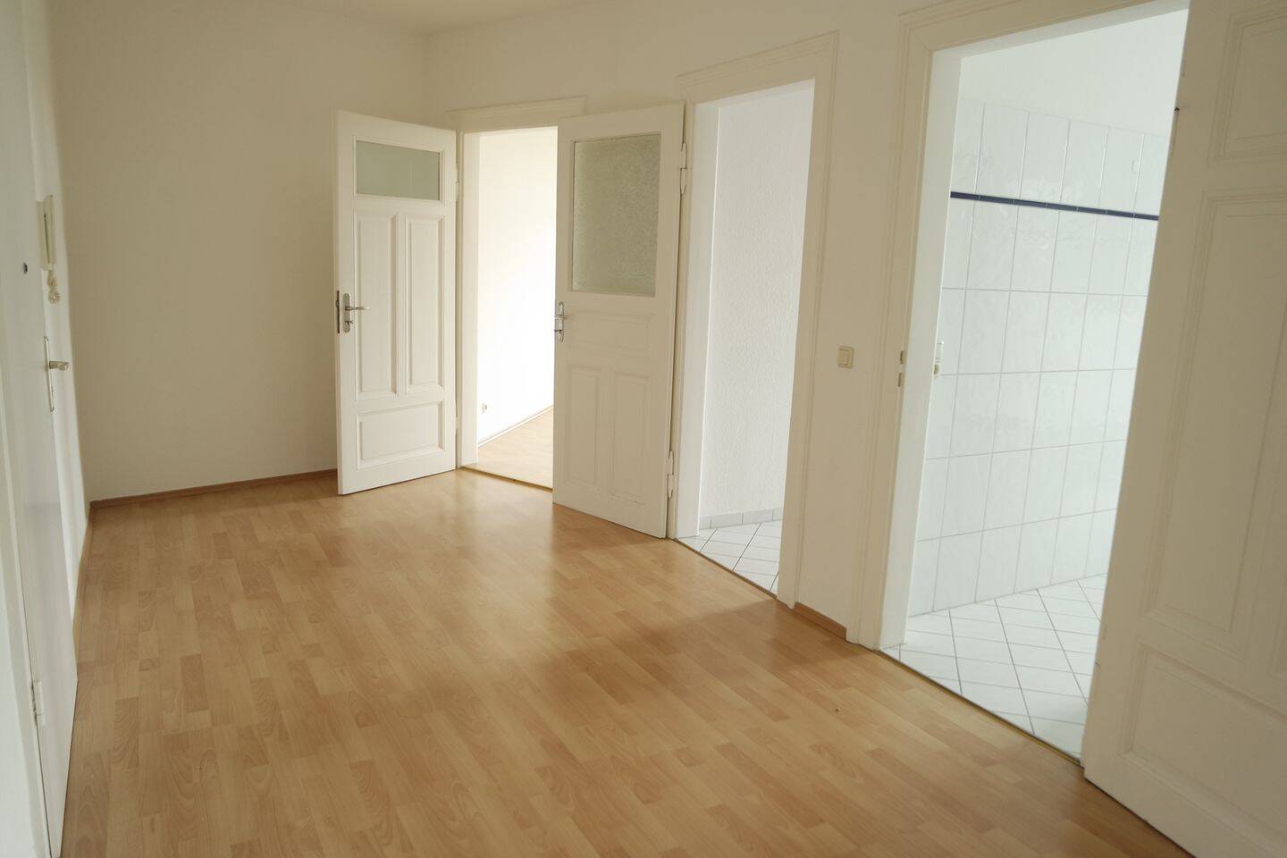 Anger Crottendorf - perfekte 2er-WG-wohnung mit toller Raumaufteilung, Tageslichtbad, Wanne und EBK – Leipzig – Vorschaubild 8