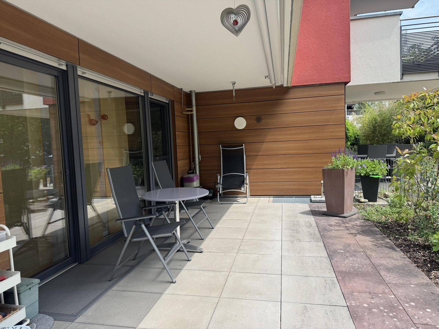 Charmante Erdgeschosswohnung mit Gartenanteil, Garage und zwei Carports in Röthenbach b. Schweinau – Nürnberg – Vorschaubild 3