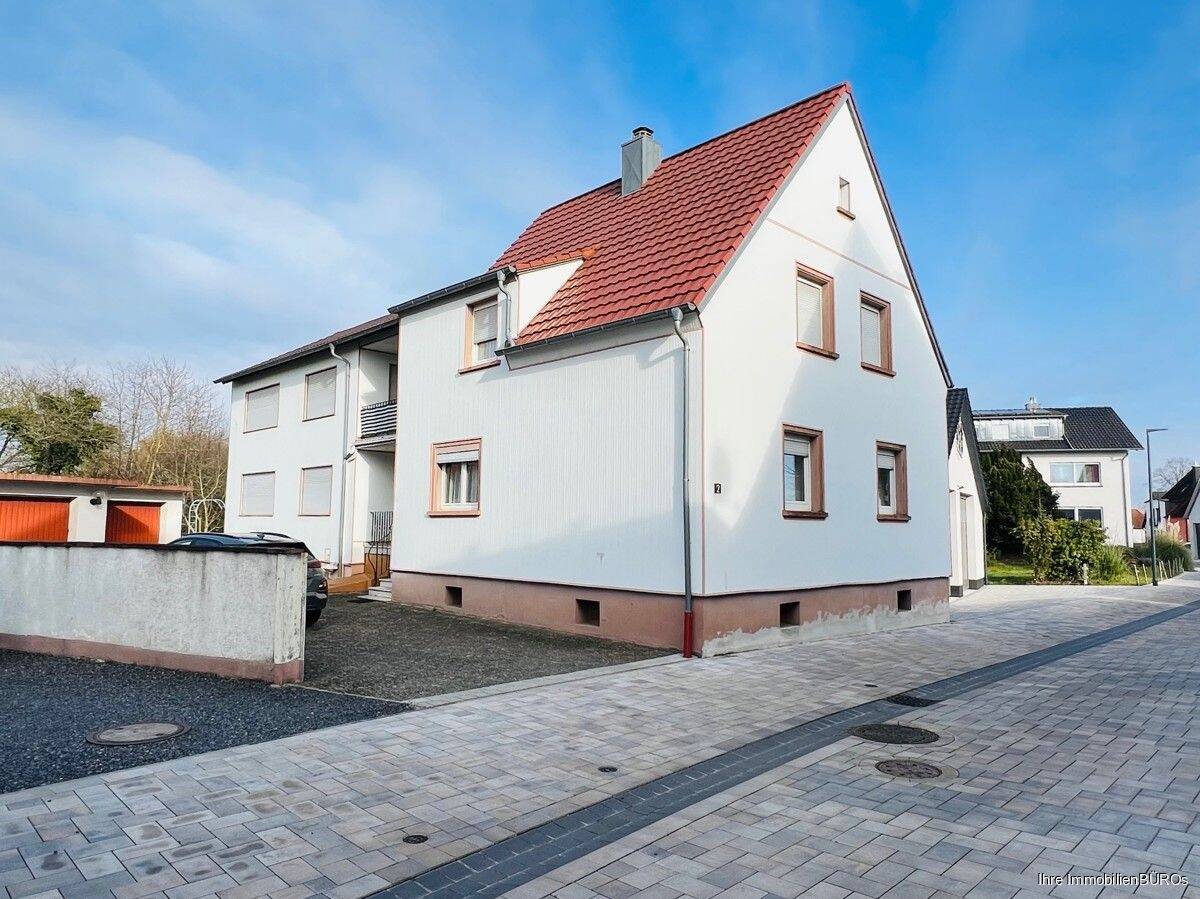 Geräumiges Wohnhaus mit Hof und Garten für die große Familie - Mehrgenerationenwohnen möglich – Steinfeld – Bild 1 von 9