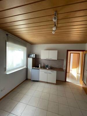 Schöne 2-Zimmer-Wohnung in der 2. Etage mit Einbauküche an einzelne Person zu vermieten. – 74080 Heilbronn – Vorschaubild 9
