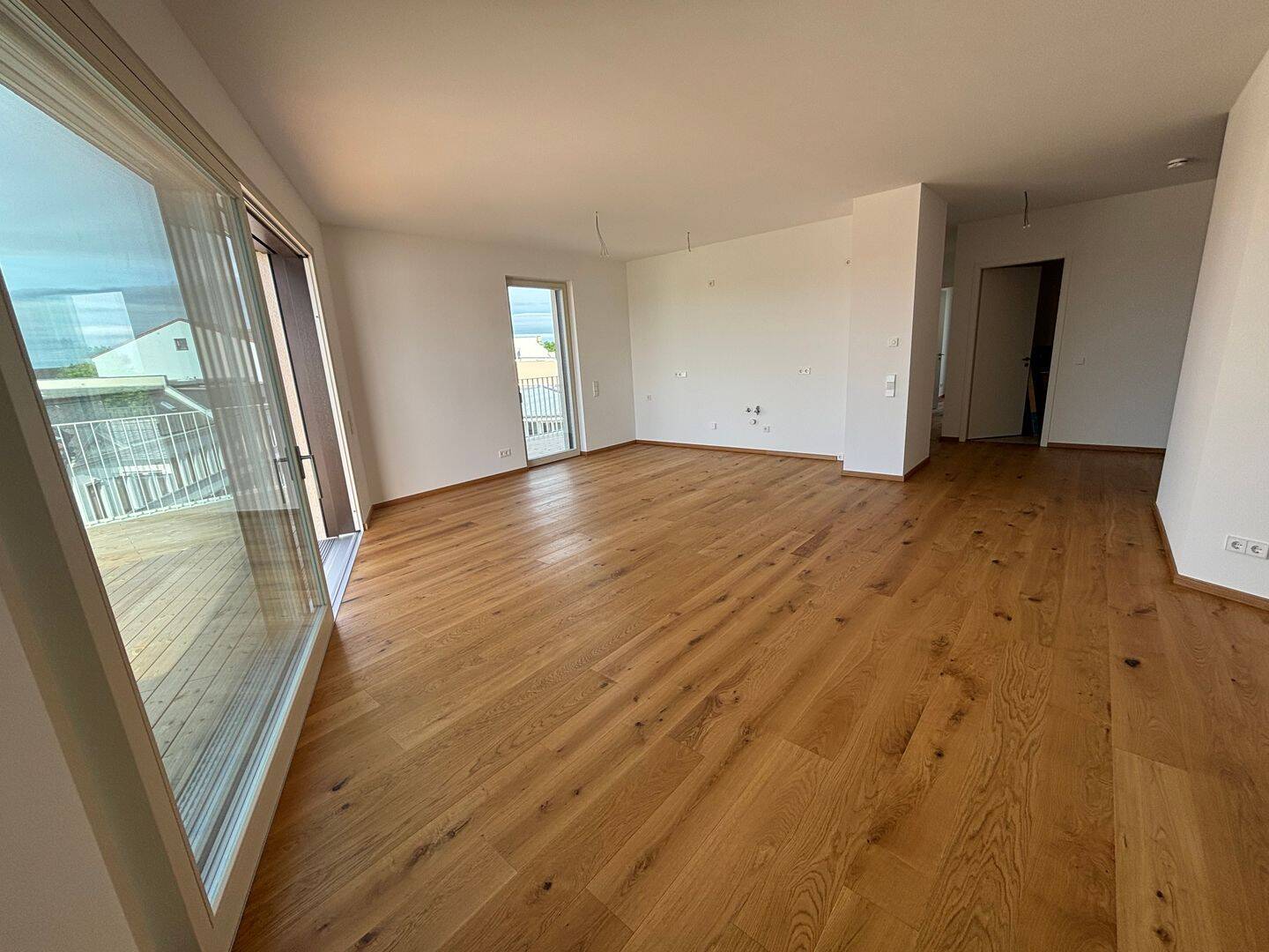 * Erstbezug * Traumwohnung im Dach mit Penthouse-Flair & großer umlaufender Terrasse * – Leipzig – Vorschaubild 3