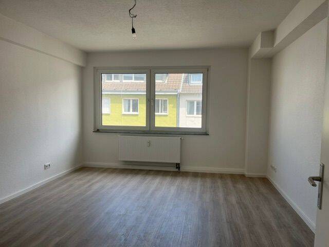 Frisch renoviert! 3-Zimmerwohnung mit Balkon nähe Nordstraße! – Düsseldorf – Vorschaubild 2