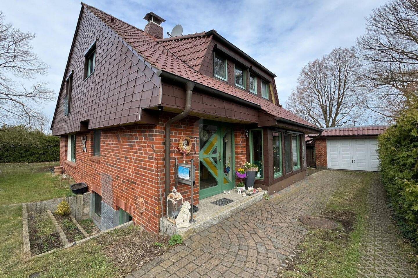 MODERNES ARCHITEKTENHAUS IN STADTNAHER LAGE – Lüneburg – Bild 1 von 4
