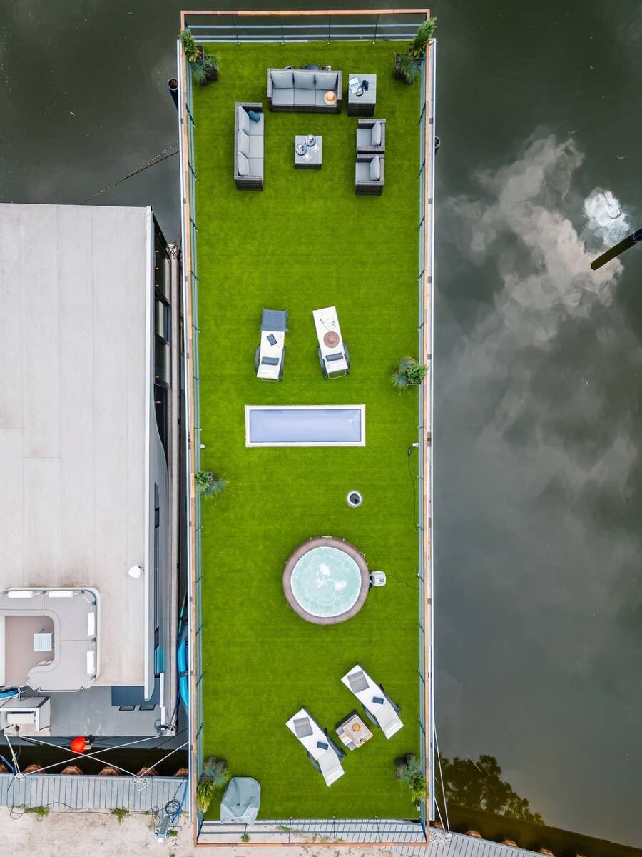 LUXUS Hausboot - 3 Etagen - 100m² Wohnen + 120 m² SONNENTERRASSE - Kamin, Kino, komplett individuell – Potsdam – Vorschaubild 3