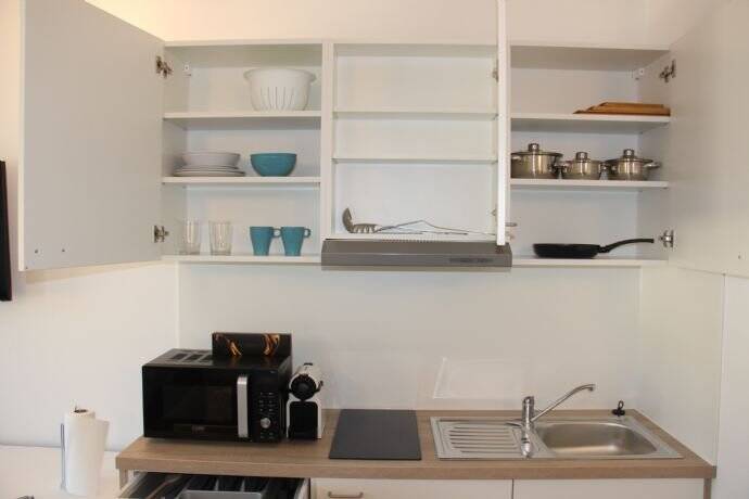 Boardinghouse - Apartments zur Kurzzeitmiete im Studio mit Küche in separatem Raum – Heilbronn – Vorschaubild 9