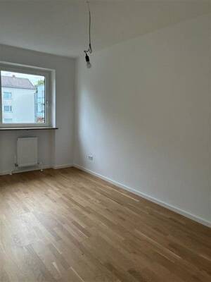 Kernsanierte 3-Zimmer-Wohnung mit Balkon und Einbauküche – 81241 München – Vorschaubild 5