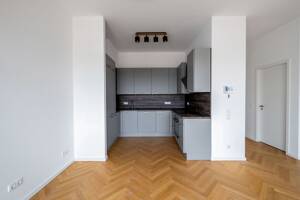 Helle Dachgeschosswohnung: Penthouse-Flair mit Panoramablick auf Dom und Fernsehturm – 10179 Berlin – Vorschaubild 4