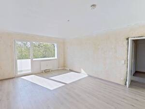 SELBST RENOVIEREN UND SPAREN: Große 4-Zimmer-Wohnung mit BALKON und viel Lichteinfall – 48159 Münster – Vorschaubild 2