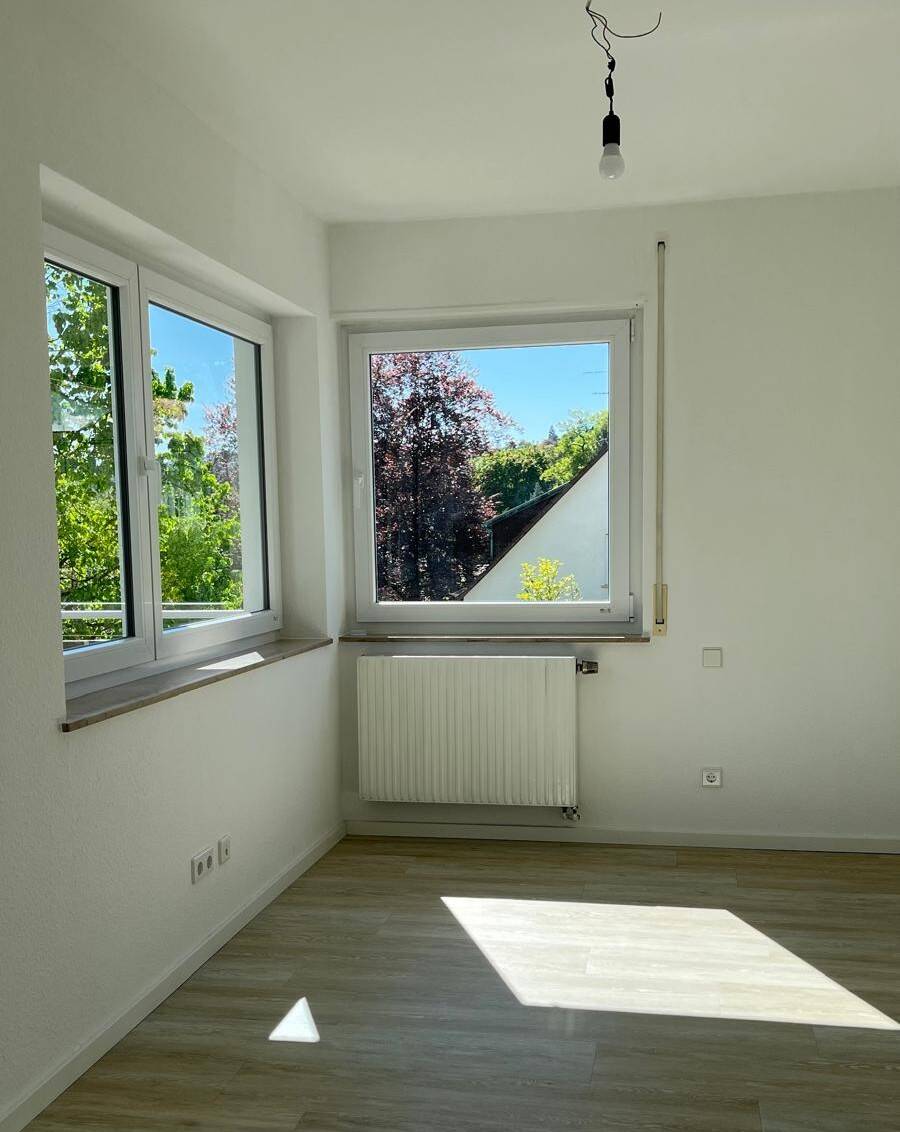 Stadtwohnung im Grünen: Helle 3,5-Zimmer Wohnung mit Balkon im 2. OG in Stuttgart-Nord – Stuttgart – Vorschaubild 3