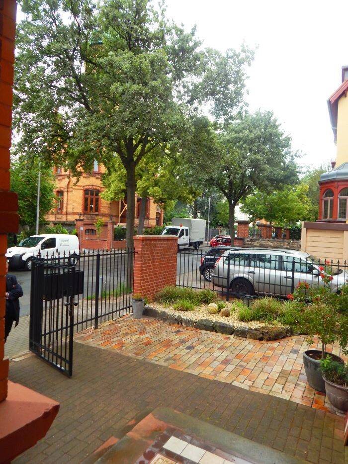 Villenetage mit Privatpark seitlich Biebricher Allee – Wiesbaden – Vorschaubild 3