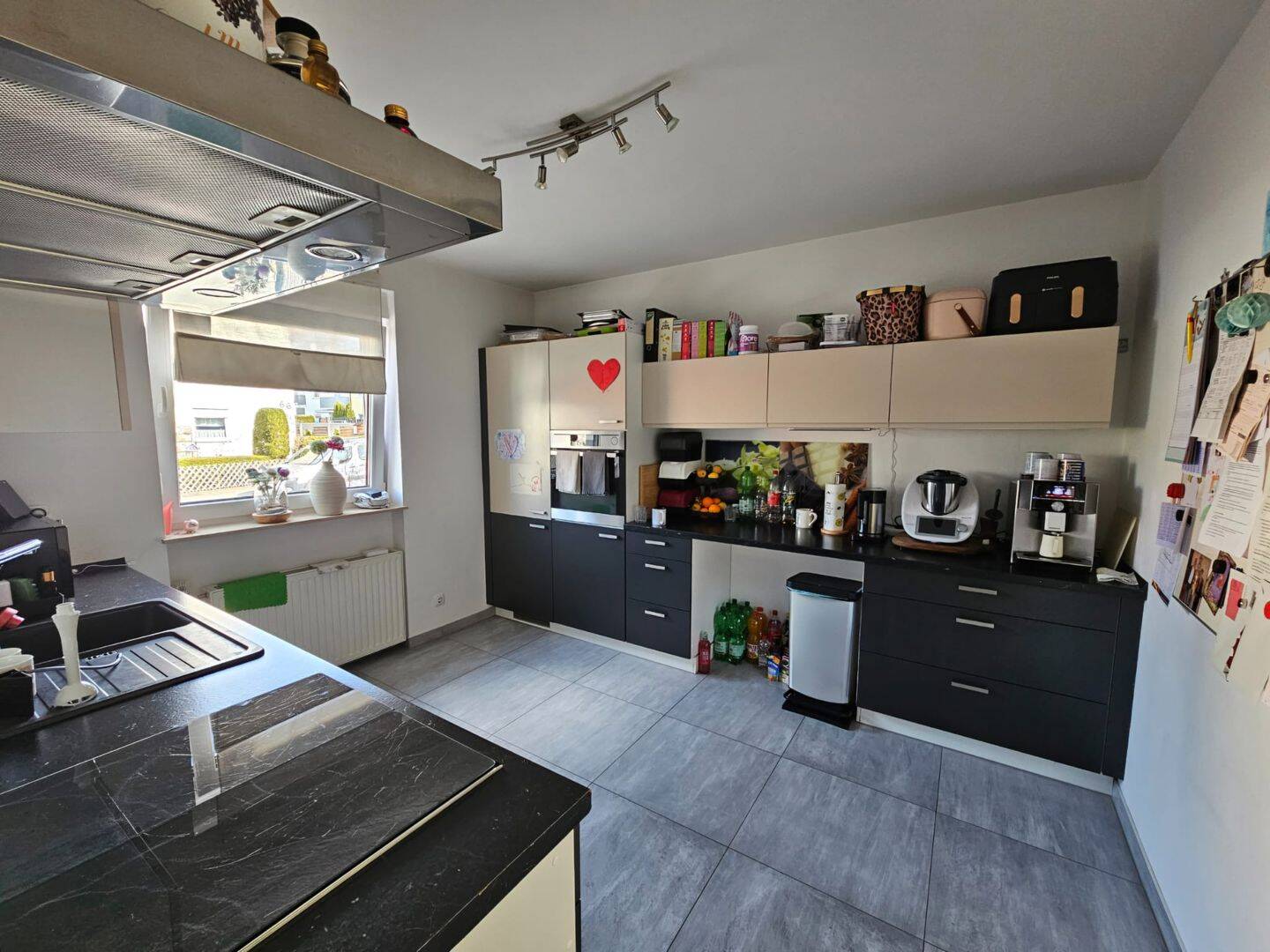 N-Kornburg großzügiges RMH mit optimaler Raumaufteilung, zeitgemäß saniert, mit gepflegtem Garten, Balkon und Garage. – Nürnberg – Vorschaubild 7