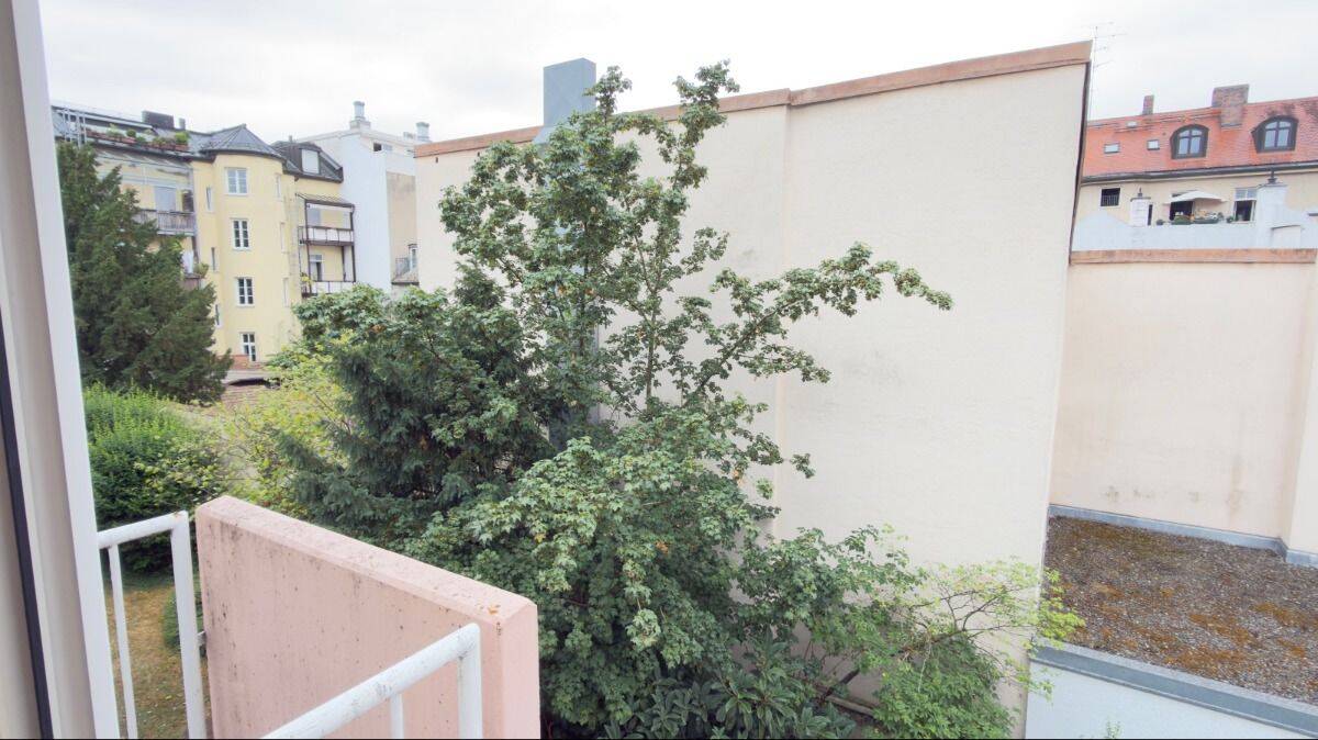 WEIGERT: Modernisierte, helle 1-Zimmer-Wohnung mit kleinem Balkon in zentraler Lage in Maxvorstadt – München – Vorschaubild 8