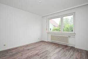 Bielefeld: Attraktive 3-Zimmer-Eigentumswohnung in zentraler Lage mit Balkon und Blick ins Grüne! – 33607 Bielefeld – Vorschaubild 3