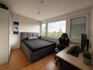 "Großzügige 5-Zimmer-Wohnung mit Balkon, Garage & Aufzug - attraktive Kapitalanlage in Regensburg" – 93057 Regensburg – Vorschaubild 7