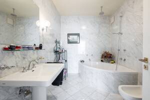 AIGNER - Dachterrasse am Isarhochufer: Maisonettewohnung in priviligierter Lage in Harlaching – 81545 München – Vorschaubild 4