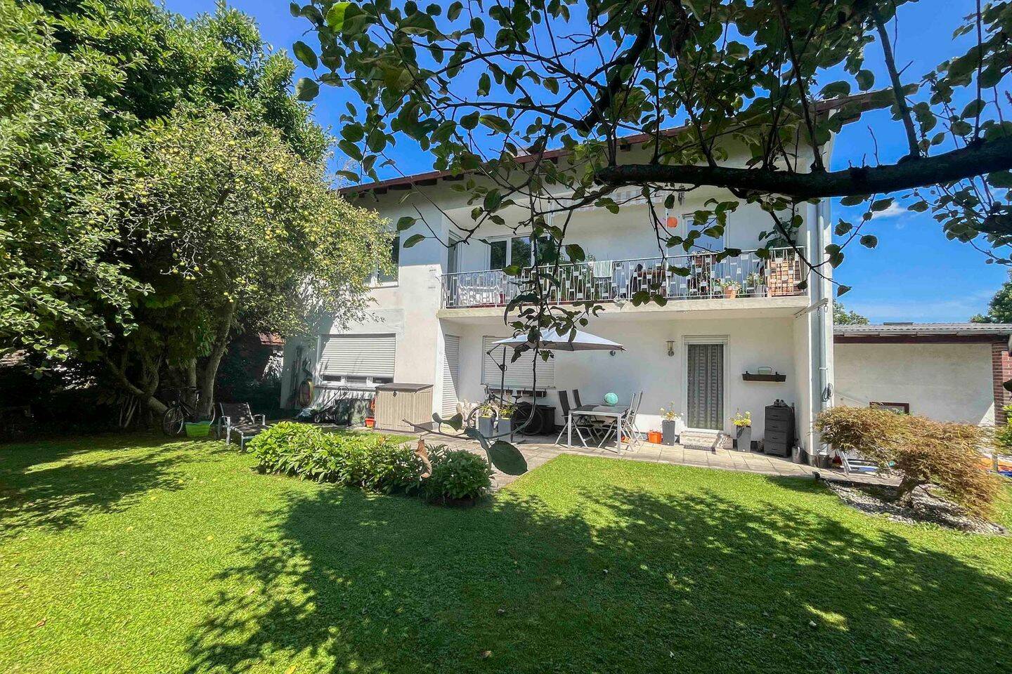 Mehrfamilienhaus mit 3 Einheiten und großem Garten in begehrter, familienfreundlicher Lage – Rosenheim – Vorschaubild 4