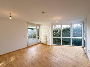 Ruhig gelegen: 2-Zimmer-Wohnung mit weitläufiger Ostterrasse und Gartenfläche
