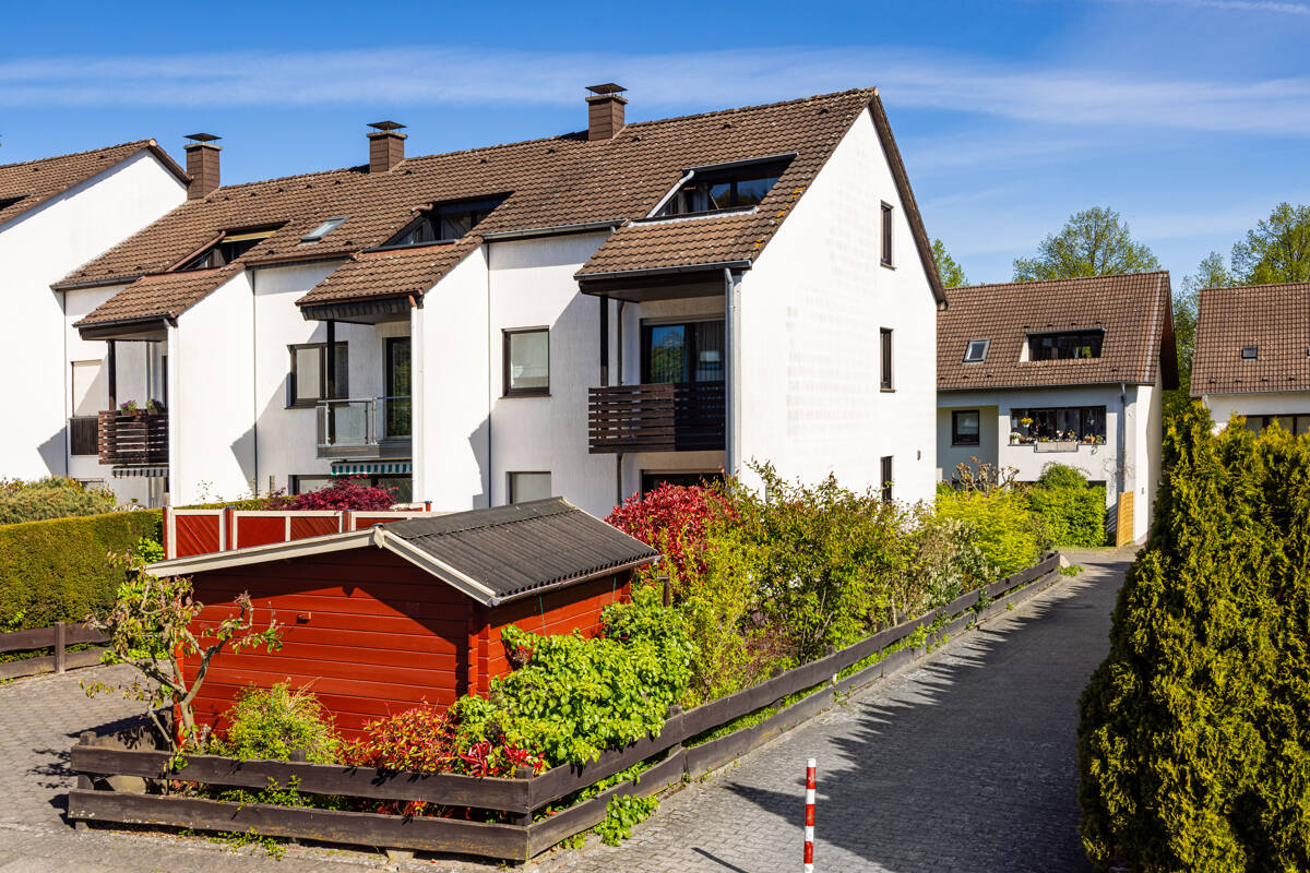 Wohnkomfort auf drei Ebenen: Gepflegtes Reihenendhaus in beliebter Lage! – Bielefeld – Bild 1 von 9