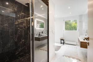 Ruhig, neu & exklusiv - 3-Zi-Whg mit Designerküche & Marmorbad - Ihr neues Zuhause im Grünen – 81243 München – Vorschaubild 3