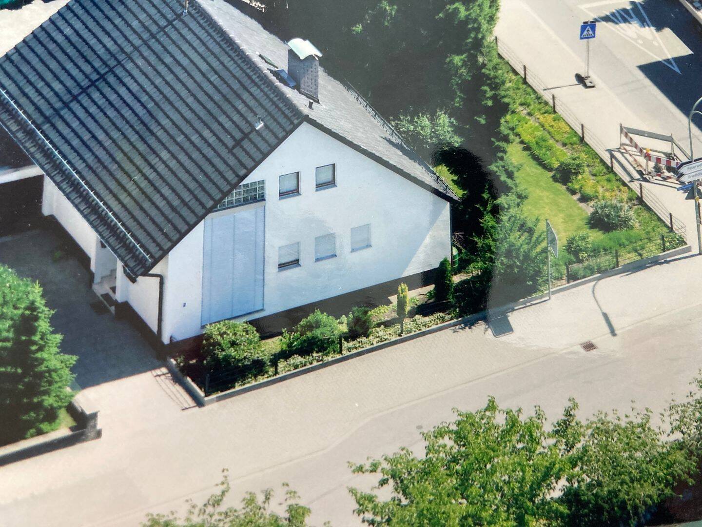 Tolles Freistehendes Einfamilienhaus mit Garten