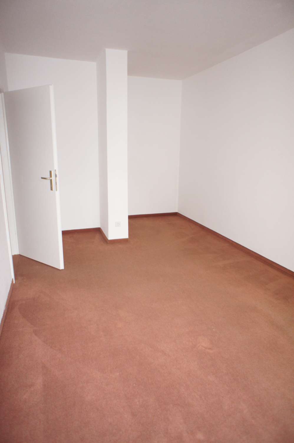 2. OG - Balkon -geräumige Küche - EBK *** ! frei ab 1.9.26 – Chemnitz – Vorschaubild 5