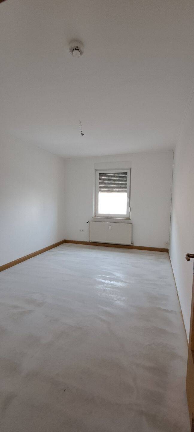 Renovierte 2-Zimmer-Wohnung im 2. Obergeschoss in 90443 Nürnberg, Gibitzenhof – Nürnberg – Vorschaubild 2