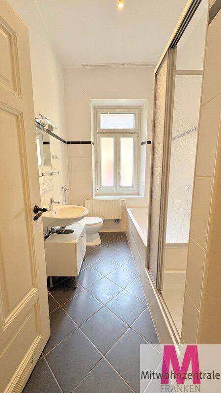Stilvolle 2-Zimmer-Wohnung mit viel Licht und hohen Decken in Nürnberg – Nürnberg – Vorschaubild 8
