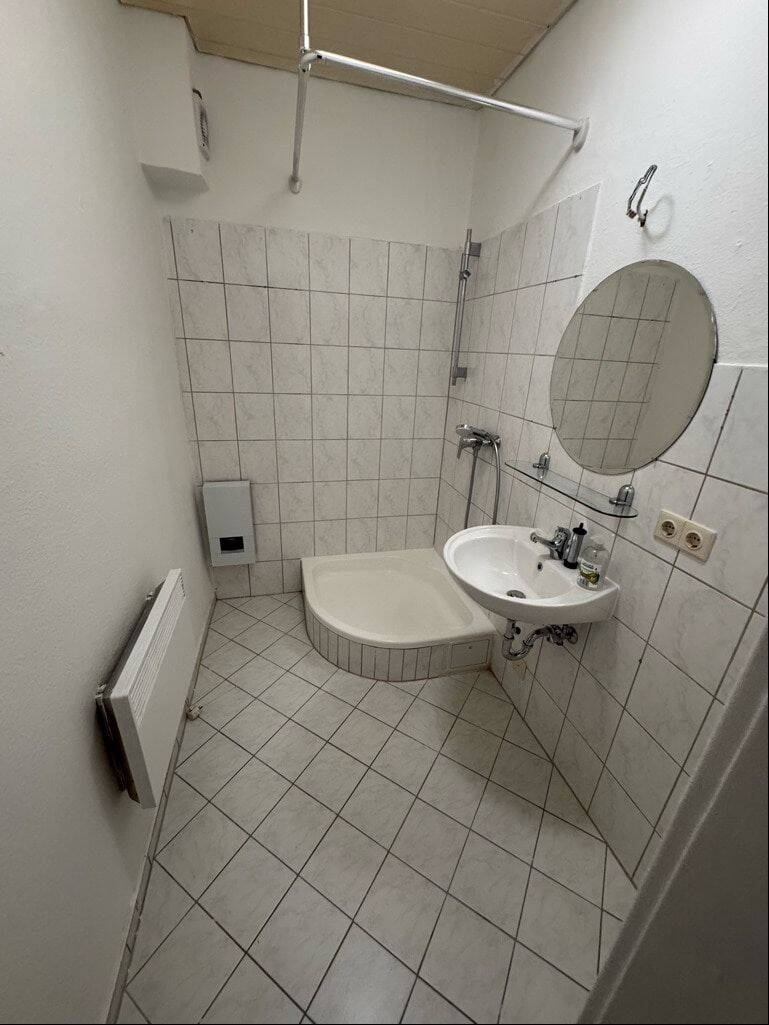 Gepflegte 2,5 Zimmer Wohnung in zentraler Lage - sofort verfügbar! – Nürnberg – Vorschaubild 5