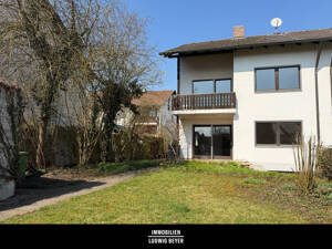 Doppelhaushälfte mit Garage und Garten